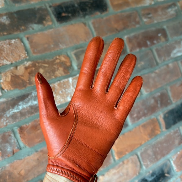 Leather driving gloves - Picture 2 of 8